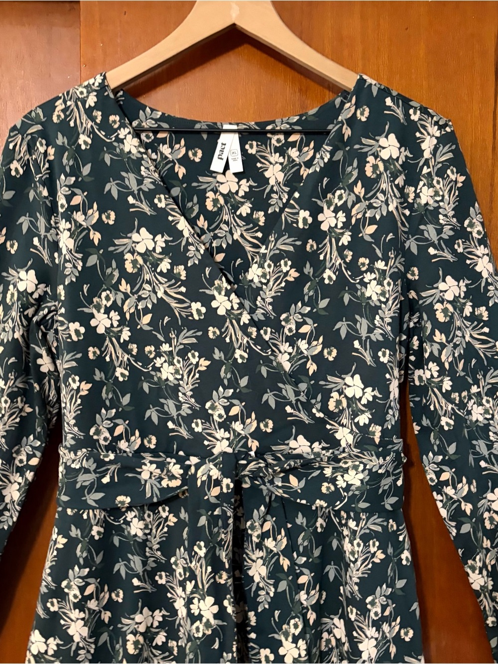 Pact Organic Cotton Fit N’ Flare Midi Wrap Dress Green Floral V-Neck Long Sleeve - Picture 3 of 11